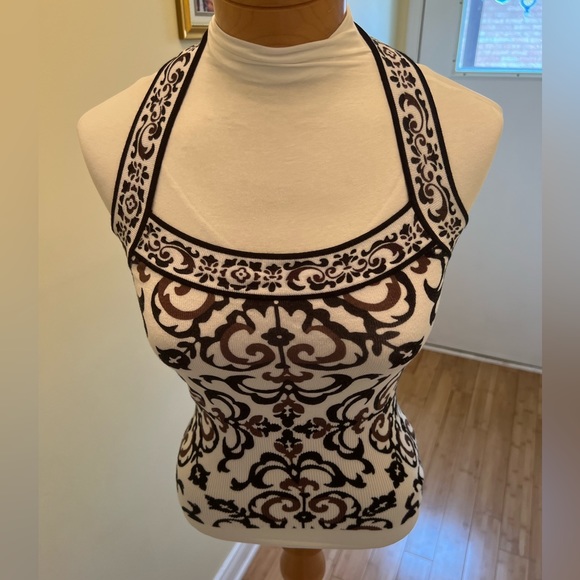 Gorgeous Knit Halter Top - Picture 2 of 9